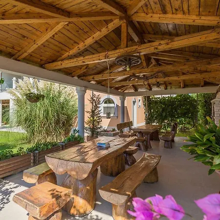 Moderne Ferienwohnung Direkt Am Mit 2 Pools, Klima, Wlan, Meerblick, Terrasse, Grill Und Parkplatz